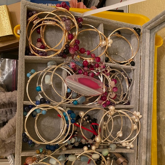 Hand made bracelets prices vary and bulk discount - Picture 2 of 4